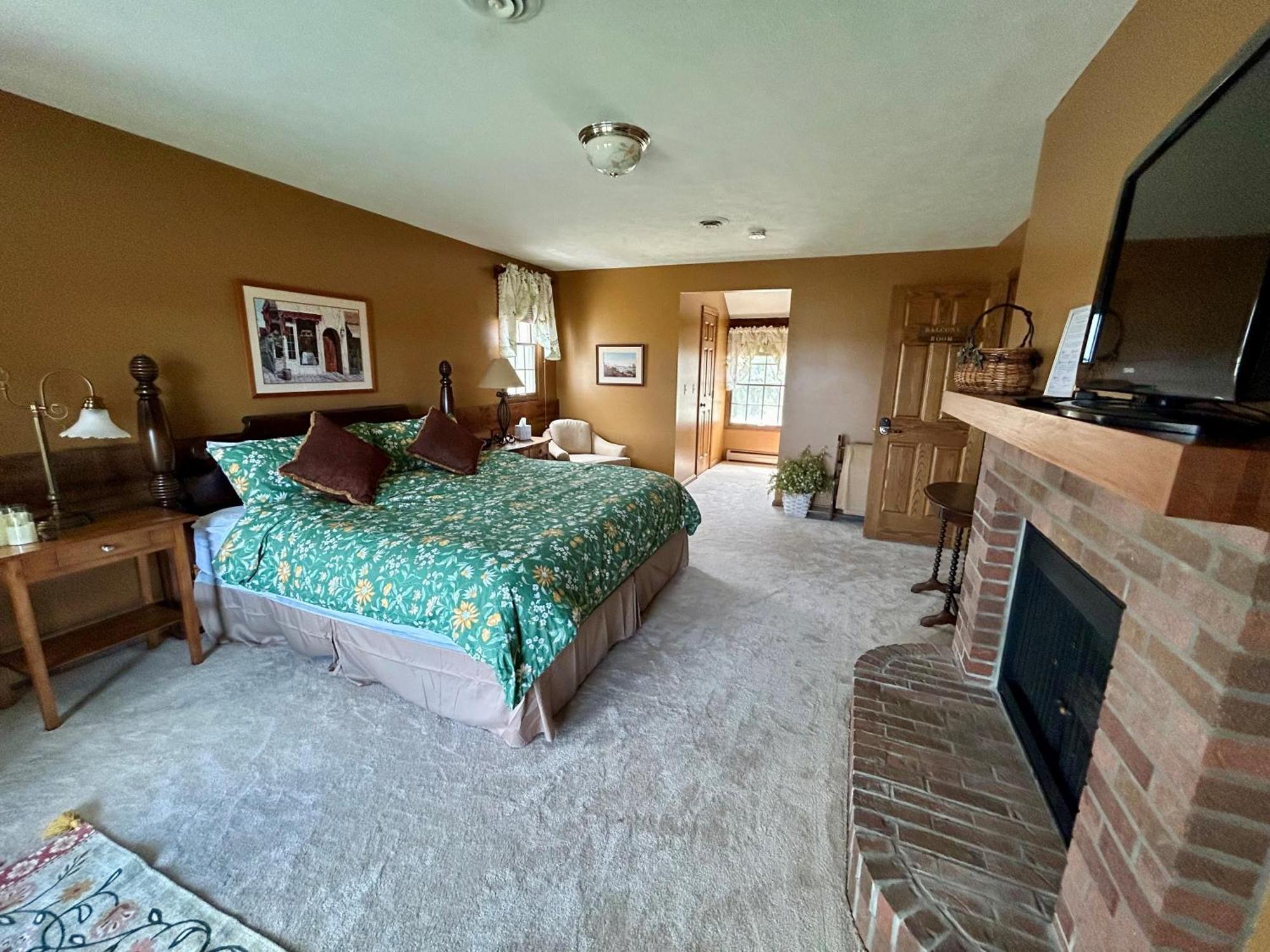 Warner-Concord Farms Bed & Breakfast Geneva Esterno foto